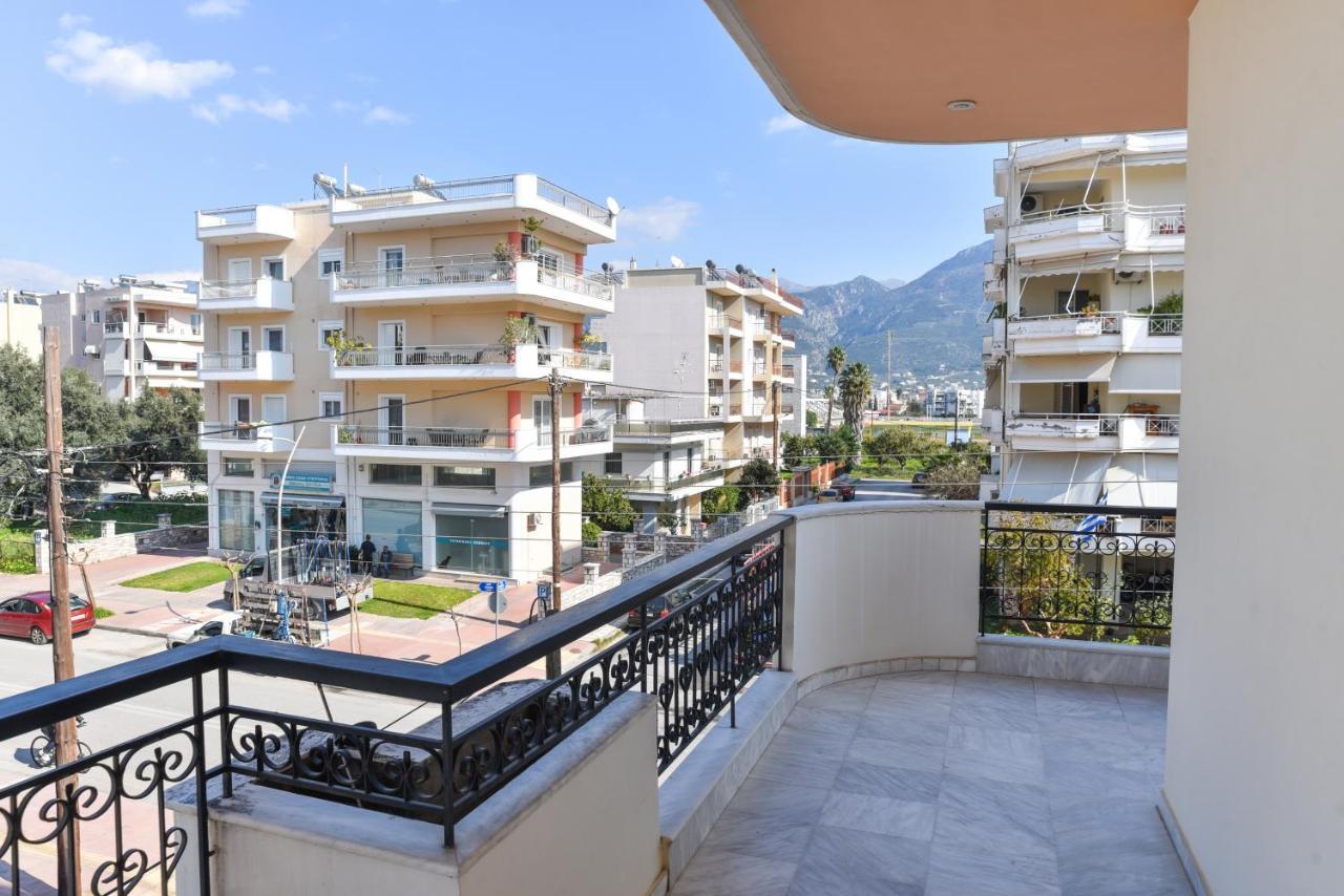Kaliroon Seaside Apartment Каламата Екстериор снимка
