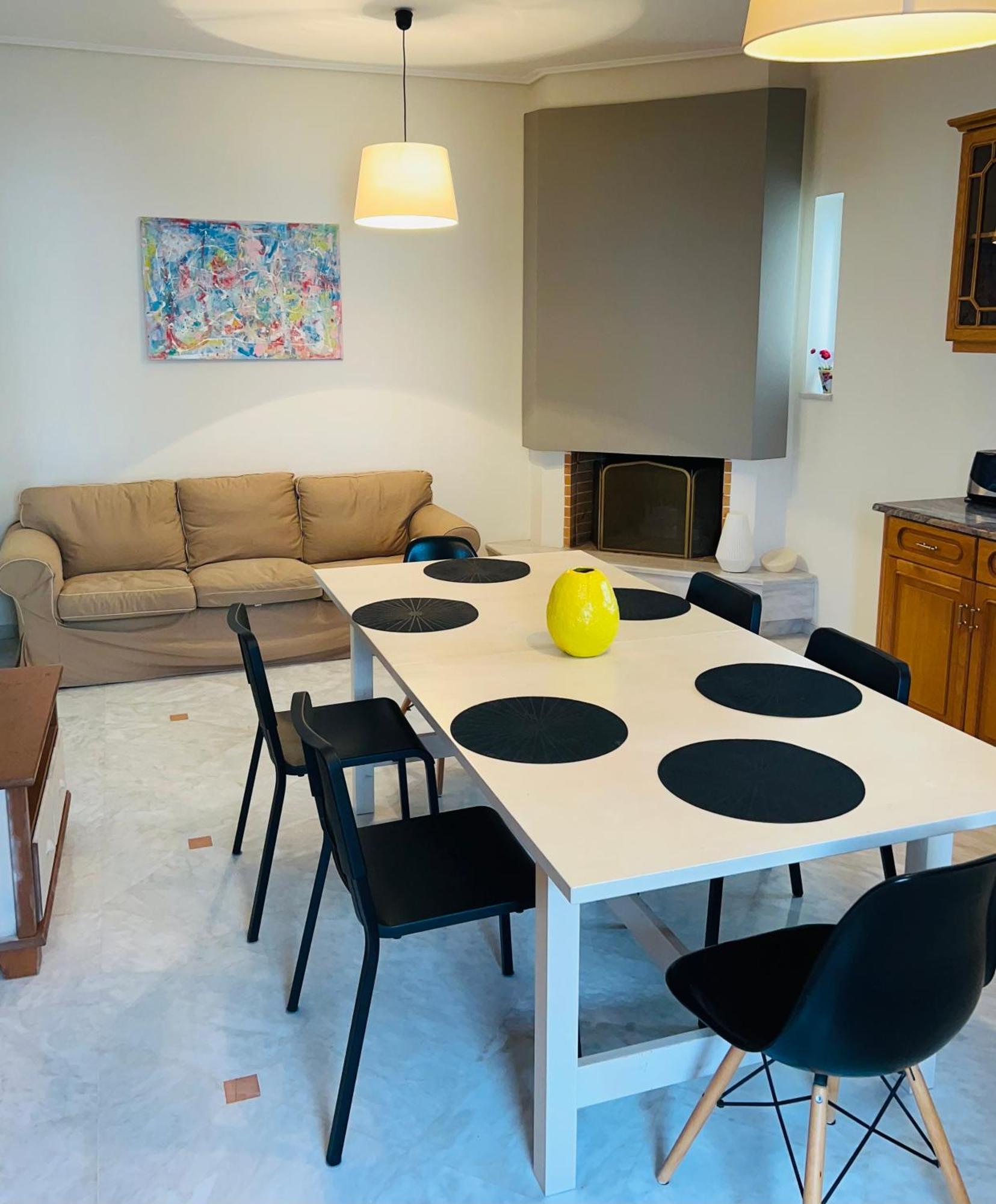 Kaliroon Seaside Apartment Каламата Екстериор снимка