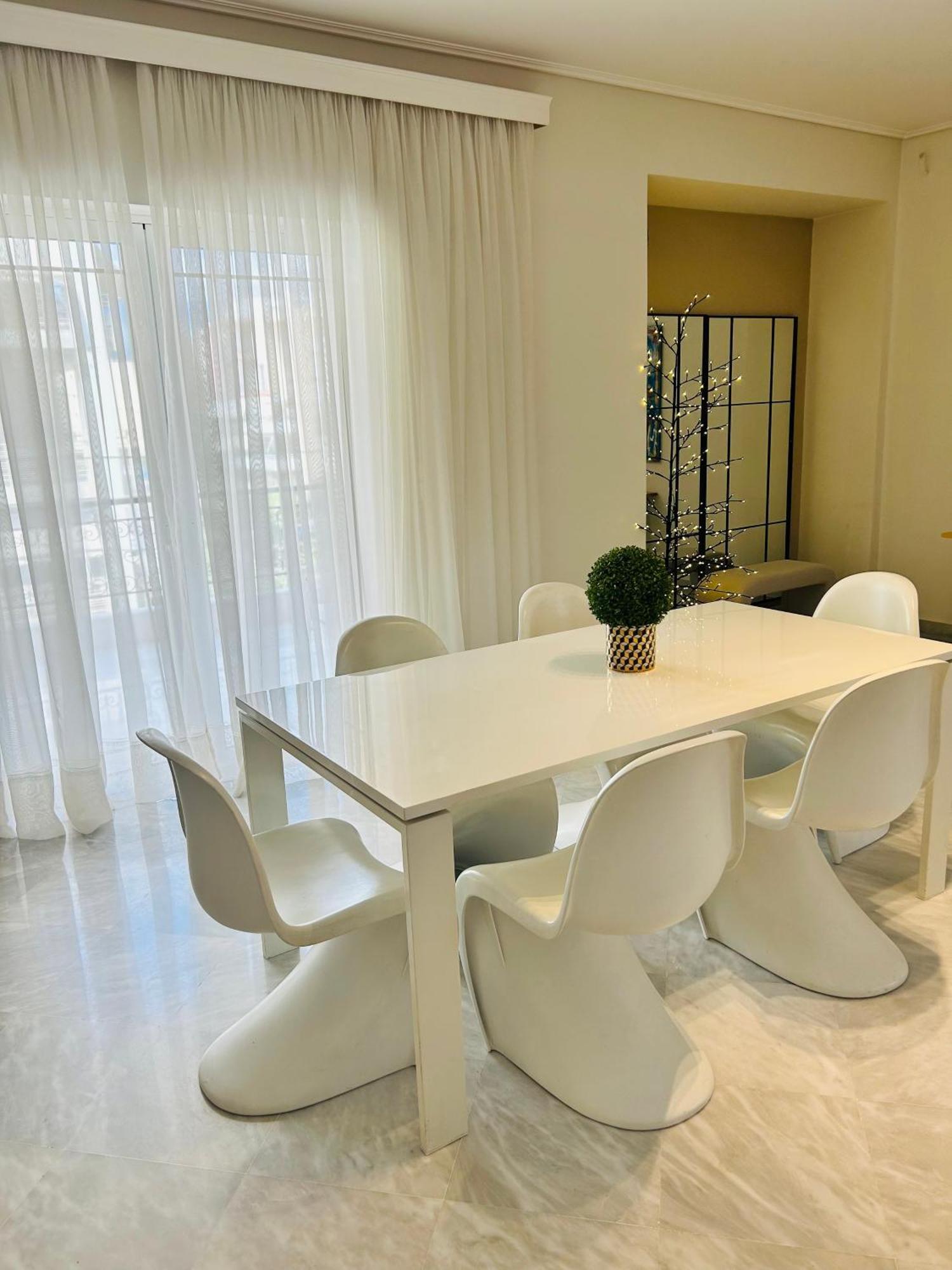 Kaliroon Seaside Apartment Каламата Екстериор снимка