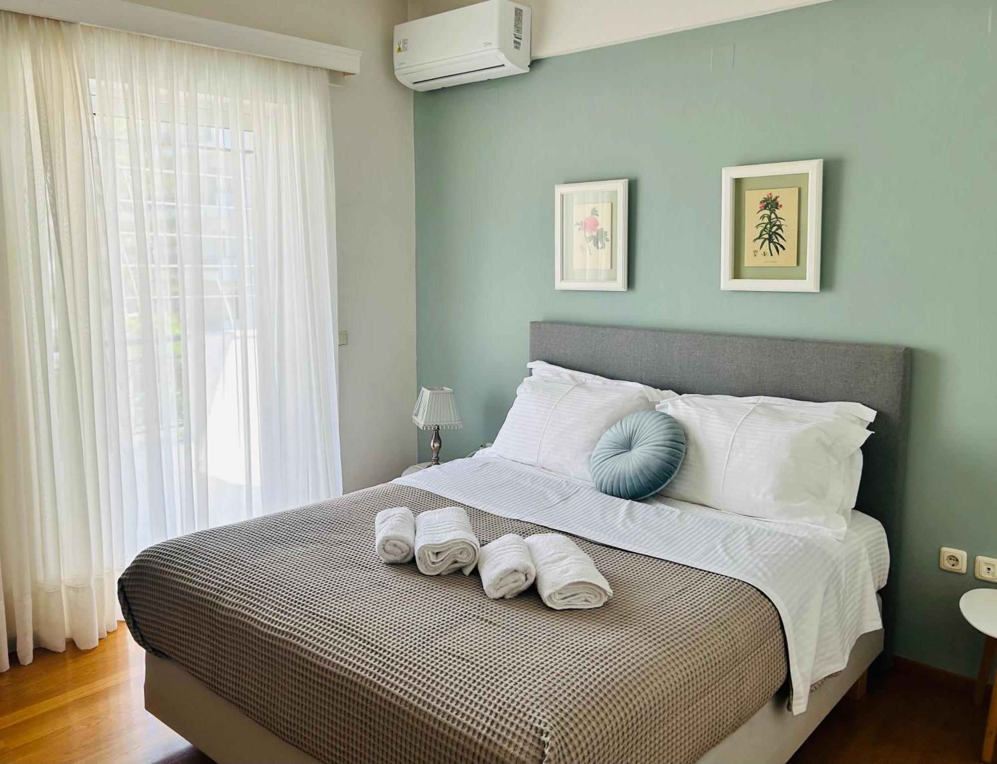 Kaliroon Seaside Apartment Каламата Екстериор снимка
